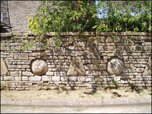 Unusual wall design made from Cotswold stone